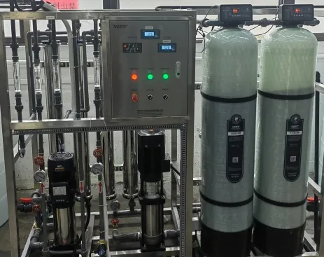 Restaurant water-treatment skid with control cabinet, pretreatment vessels and RO membrane housings
